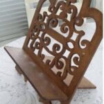 Religious Book Stand Free Vector